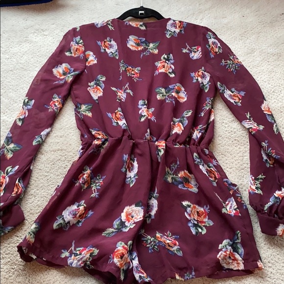 Long open sleeve tie front floral romper - Picture 6 of 6